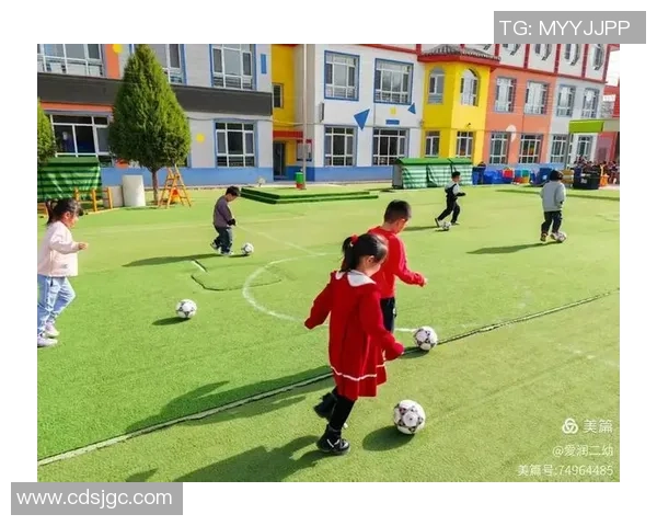 足球明星萌娃界的璀璨星光小球员们的成长故事与梦想追逐